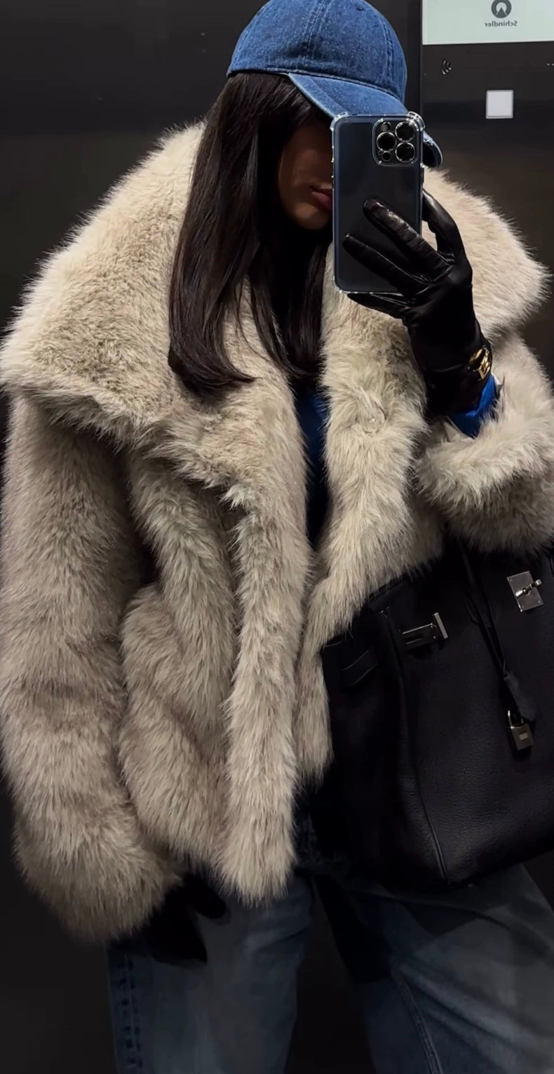 Viraler Faux Fur Coat