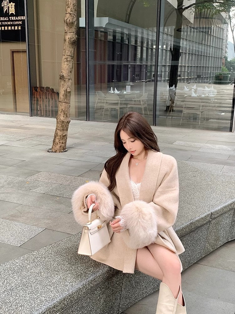 Viraler Faux Fur Sleeve Coat
