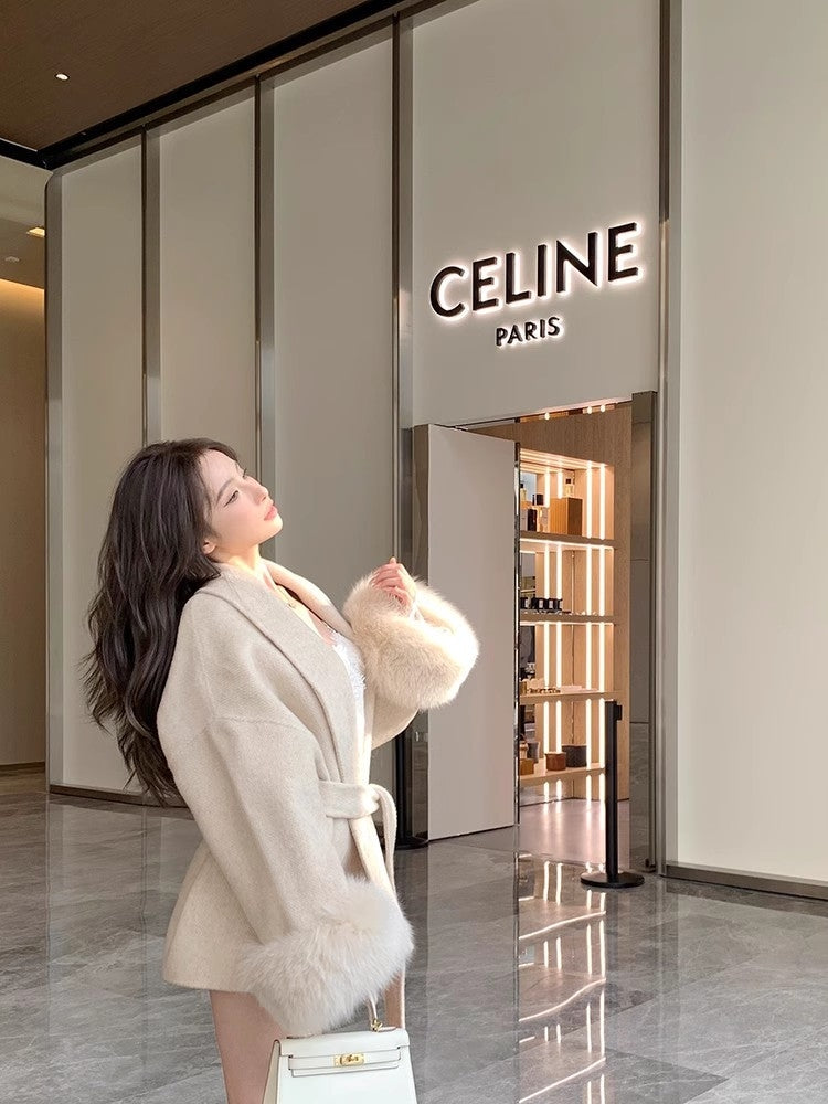 Viraler Faux Fur Sleeve Coat