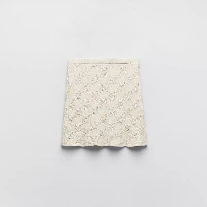Eleganter Zweiteiler mit Perlendetail